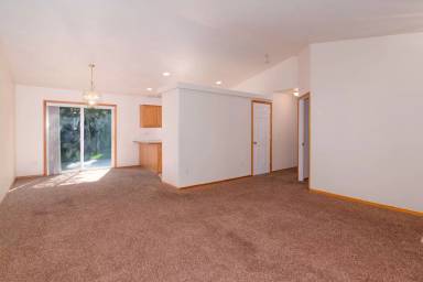 Main picture of 3122 Meadow Glen Ln