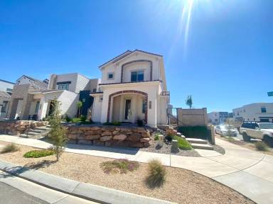 Main picture of 737 W Scarlet Hill Dr