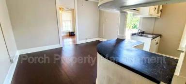 Main picture of 200 W Belmont St