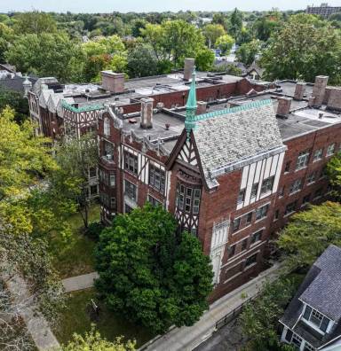 Main picture of 9829 Lake Ave