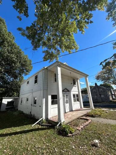 Main picture of 4902 Burnham Ave