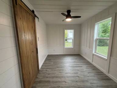 Main picture of 109 W 14th St