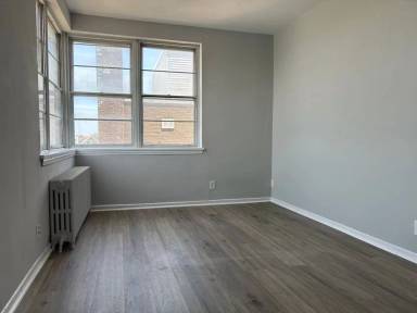 Main picture of 11 S Nashville Ave