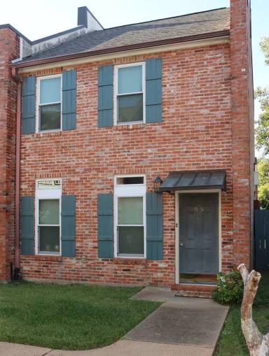 Main picture of 985 Bayou Trace Dr