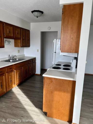 Main picture of 3215 S Western Avenue 3217-3205 Ave