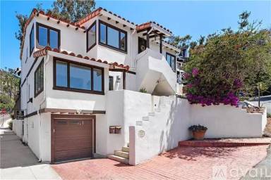 Main picture of 302 Ashton Dr