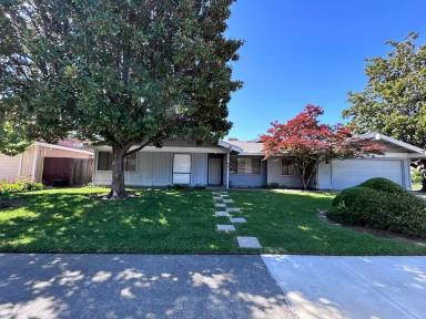 Main picture of 69 Parkshore Cir