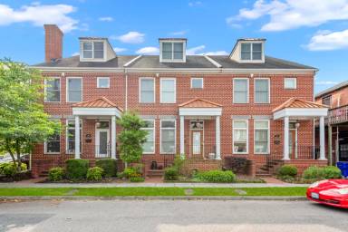 Main picture of 806 Manteo St