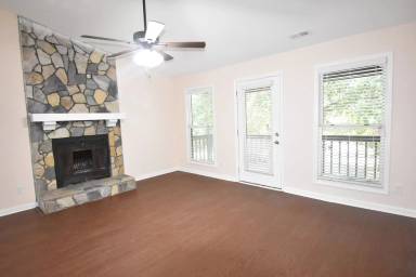 Main picture of 1886 Tryon Dr
