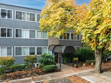 Main picture of 433 Belmont Ave E