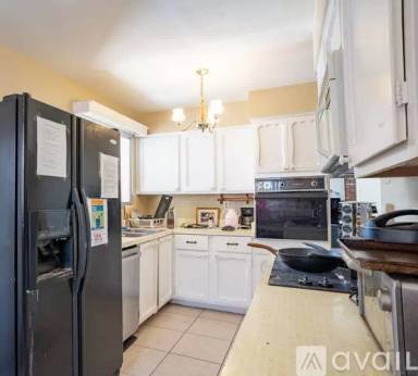 Main picture of 1043 E Loma Vista Dr