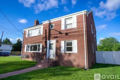 Main picture of 660 Great Neck Rd
