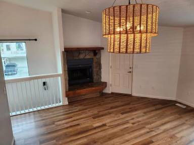 Main picture of 8000 Queen Victoria Dr