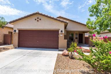 Main picture of 213 W Reeves Ave