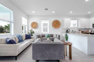 Main picture of 2671 Hiawatha Avenue - 1