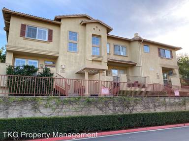 Main picture of 371 W Summerfield Cir