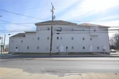 Main picture of 5210 Main St