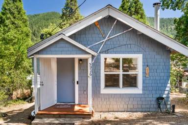 Main picture of 5926 Shasta Ave