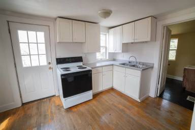 Main picture of 127 Woodlawn - B