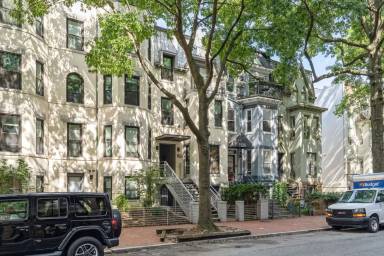 Main picture of 1124 25th St NW
