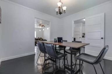 Main picture of 902 Fair Ave