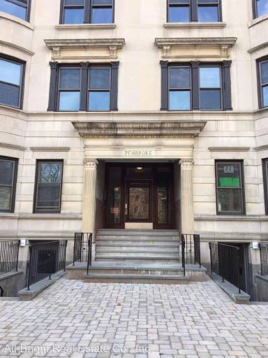 Main picture of 1463 Beacon St