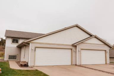 Main picture of 210 Rhyme St