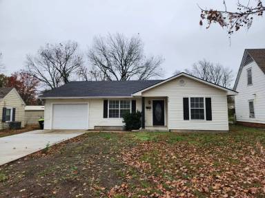 Main picture of 628 W 22nd St