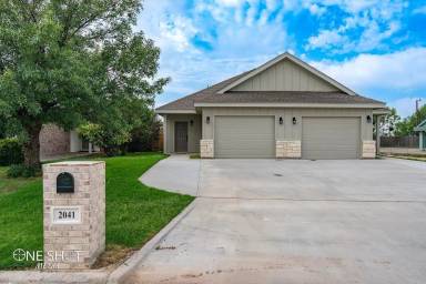 Main picture of 2041 Patriot Commons Rd