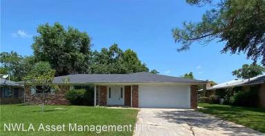 Main picture of 2525 Belmont Blvd