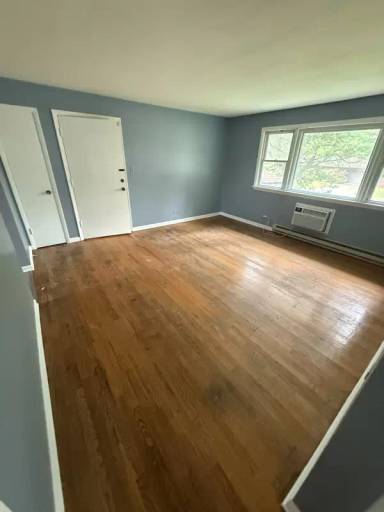 Main picture of 221 S Small Ave
