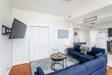 Main picture of 600 E Main St