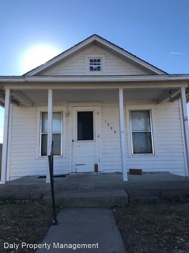 Main picture of 1935 W 12th St