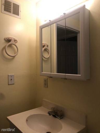 Main picture of 3033 Markham Rd