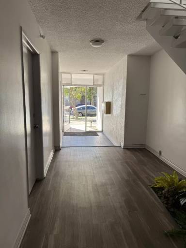 Main picture of 5648 Case Ave