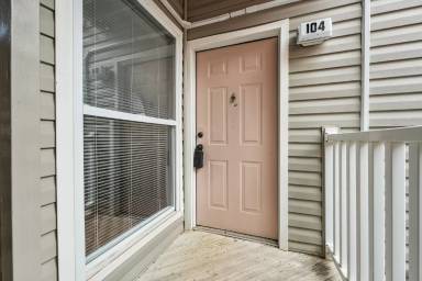 Main picture of 1241 University Ct