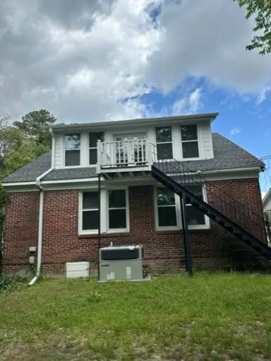 Main picture of 705 1/2 Michaelmas Ave