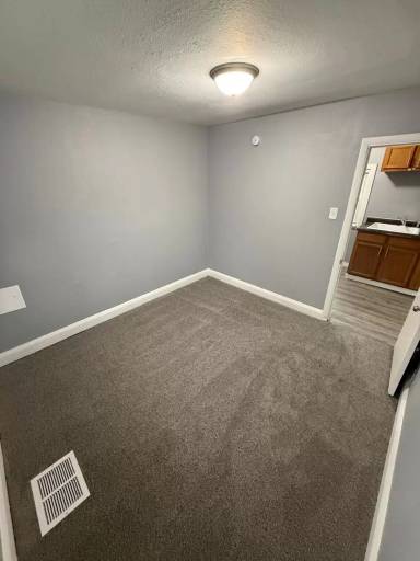 Main picture of 722 Coyne Ave