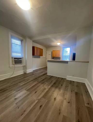 Main picture of 2634 Poplar St