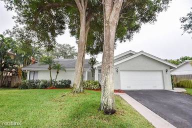 Main picture of 2366 NW 30th St
