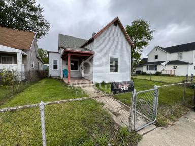 Main picture of 2316 S Walnut St