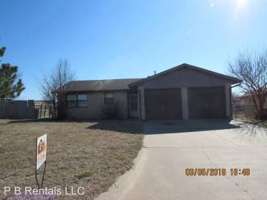 Main picture of 2601 NE Dearborn Ave