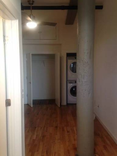 Main picture of 926 Commerce St