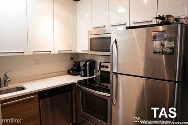 Main picture of 925 W Carmen Ave