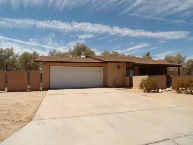 Main picture of 73663 Raymond Way