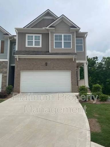 Main picture of 551 Stoneybrook Dr