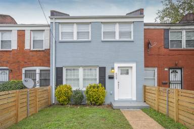 Main picture of 627 Lischey Ave