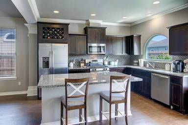 Main picture of 7425 Russ Ln