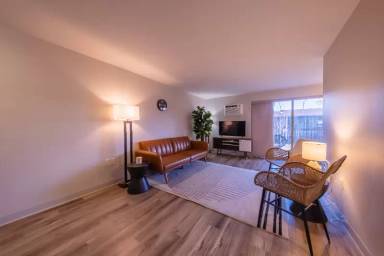 Main picture of 1430 3rd Ave E