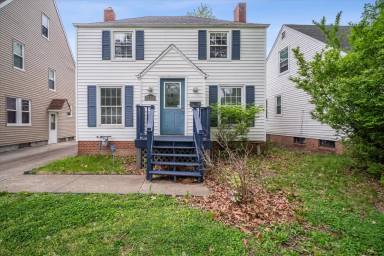 Main picture of 27130 Shoreview Ave